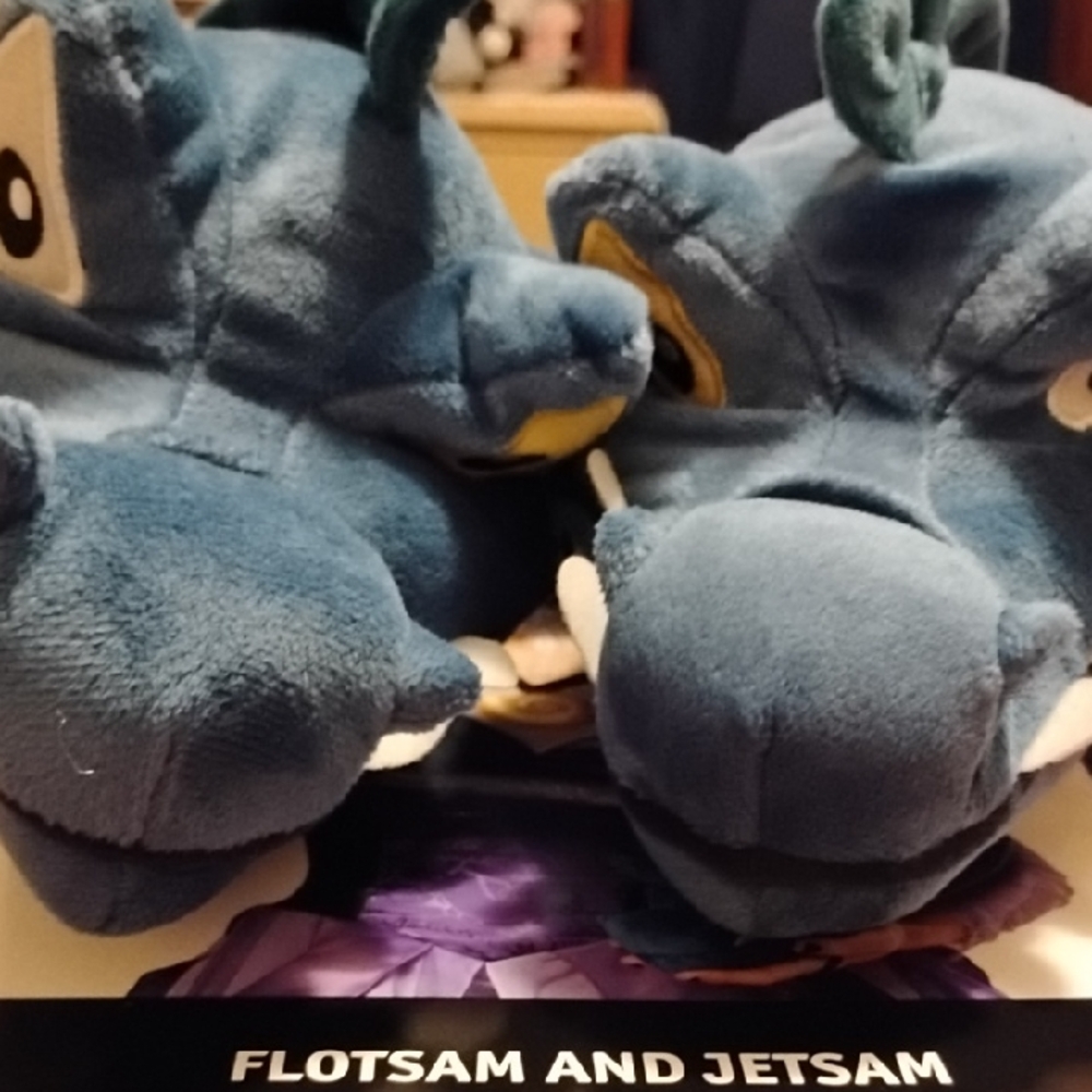 Disney Ursula's EELs Scarf